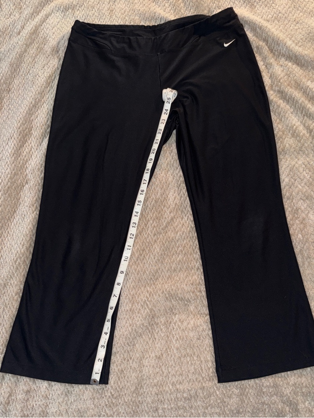Nike FitDry Women’s Black Athletic Cropped Leggings with Swoosh - Sz 12-14
